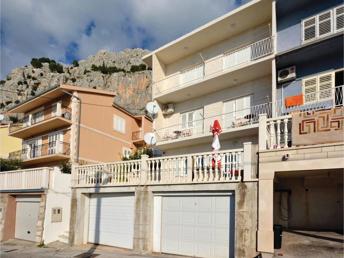 Lovely Apartment In Omis With Kitchen Extérieur photo